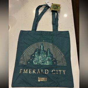 Wicked emerald city tote bag